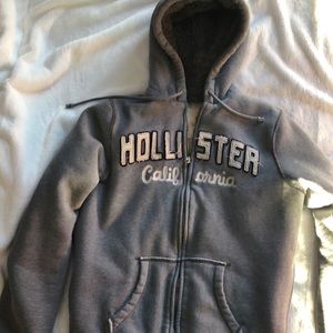 Men’s Hollister Faux Fur Lined zip-up hoodie.